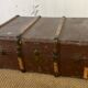 Malle vintage en bois et cuir, St Hubert Paris