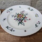 Set of 2 old ceramic plates with flower bouquet patterns
