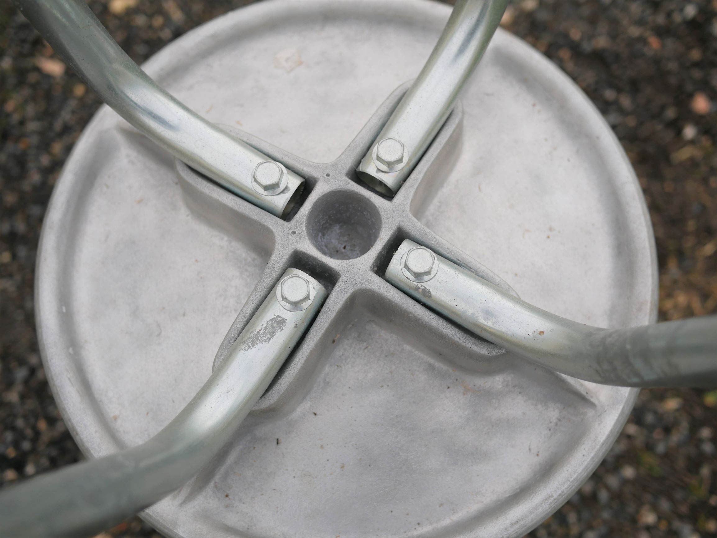Paire de tabourets industriels