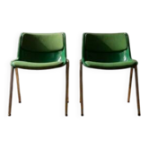 Paire de chaises de conférence en plastique vert de style mid-century modern, cadre en chrome, années 1985, Italie.
