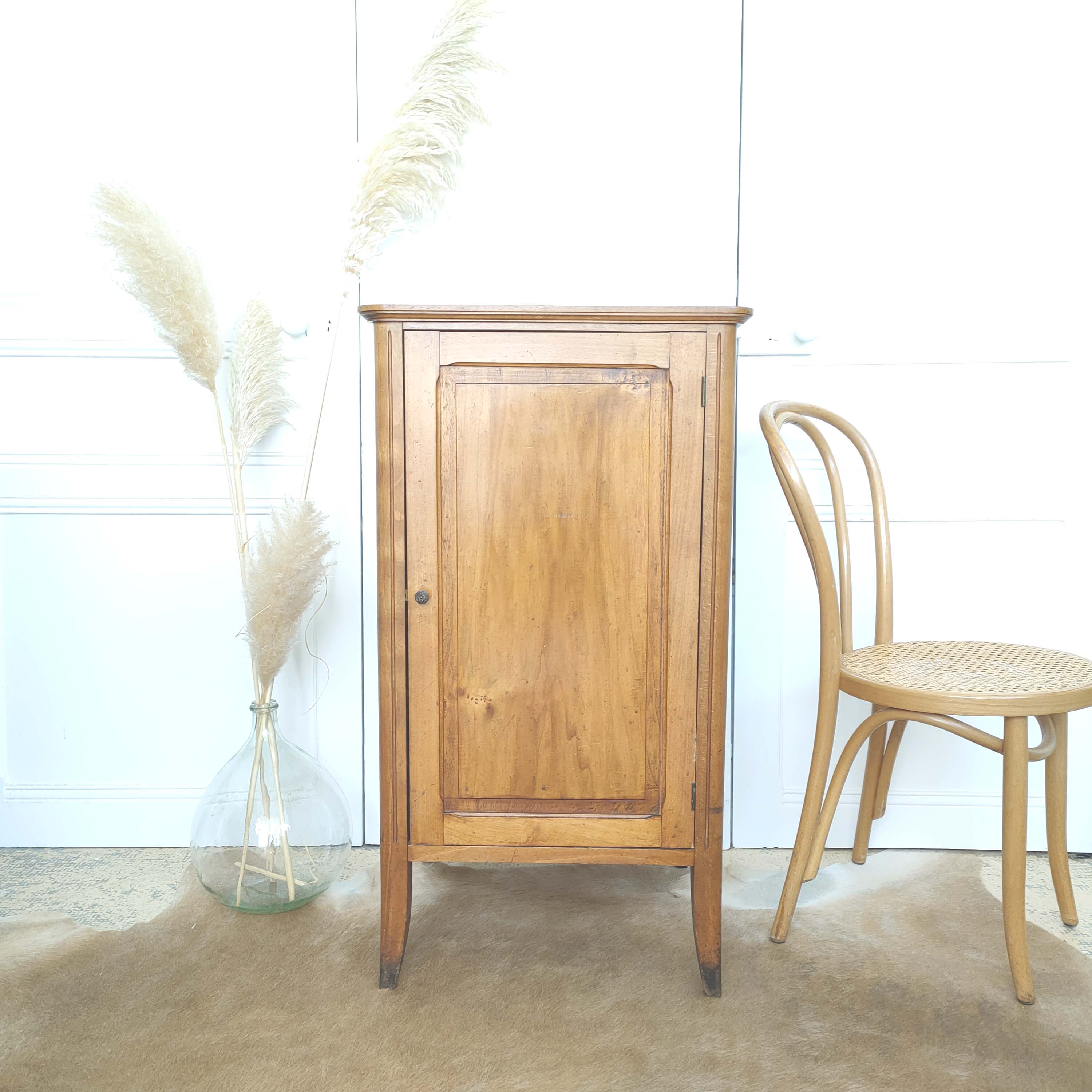 Stand binder cabinet