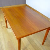 Table danoise en teck Henning Kjaernulf 1960