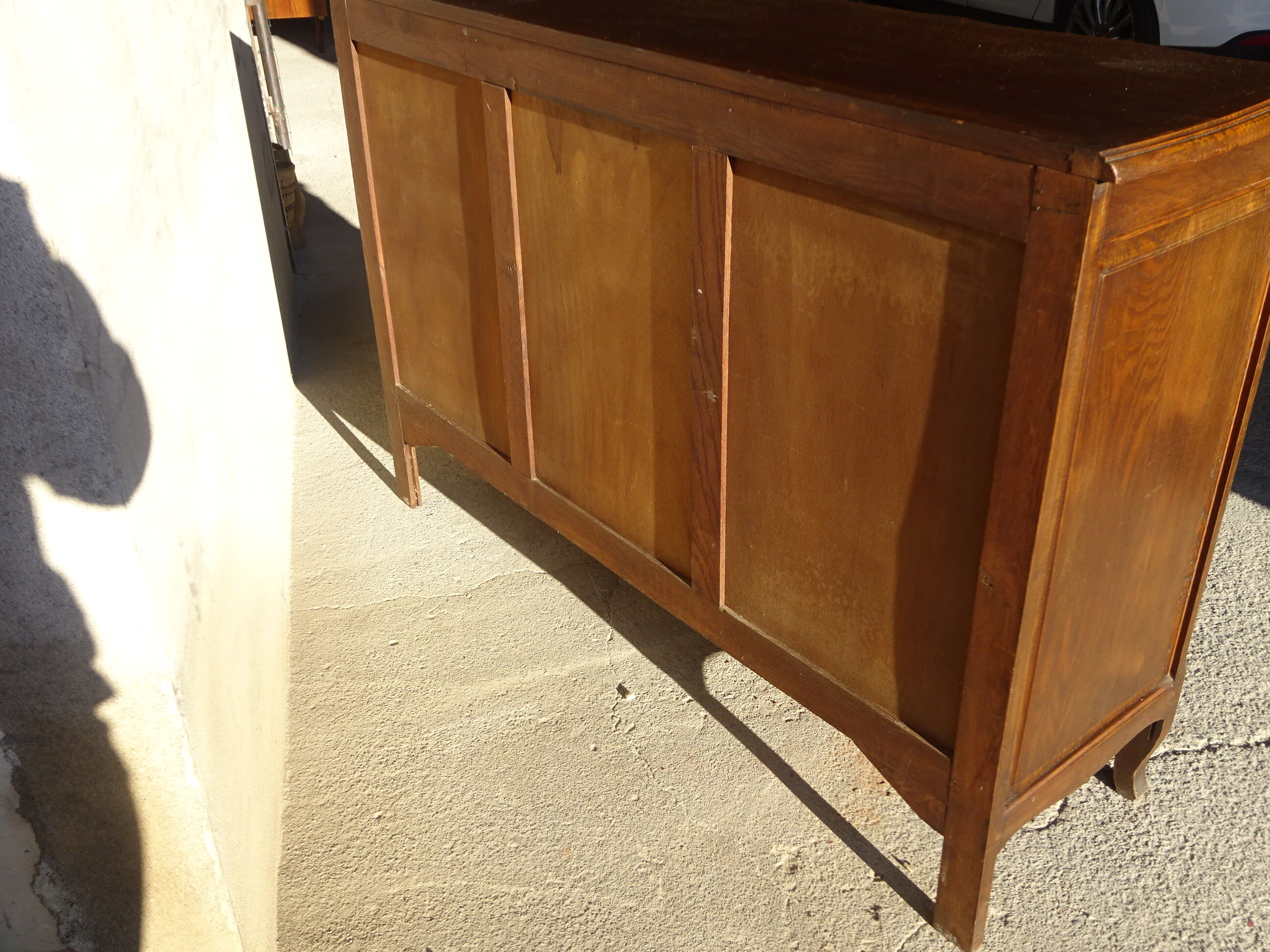 Provençal style oak enfilade