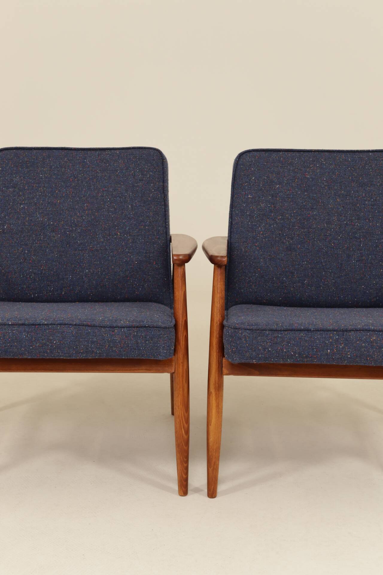 Paire de fauteuils scandinave vintage bleu marine tweed 