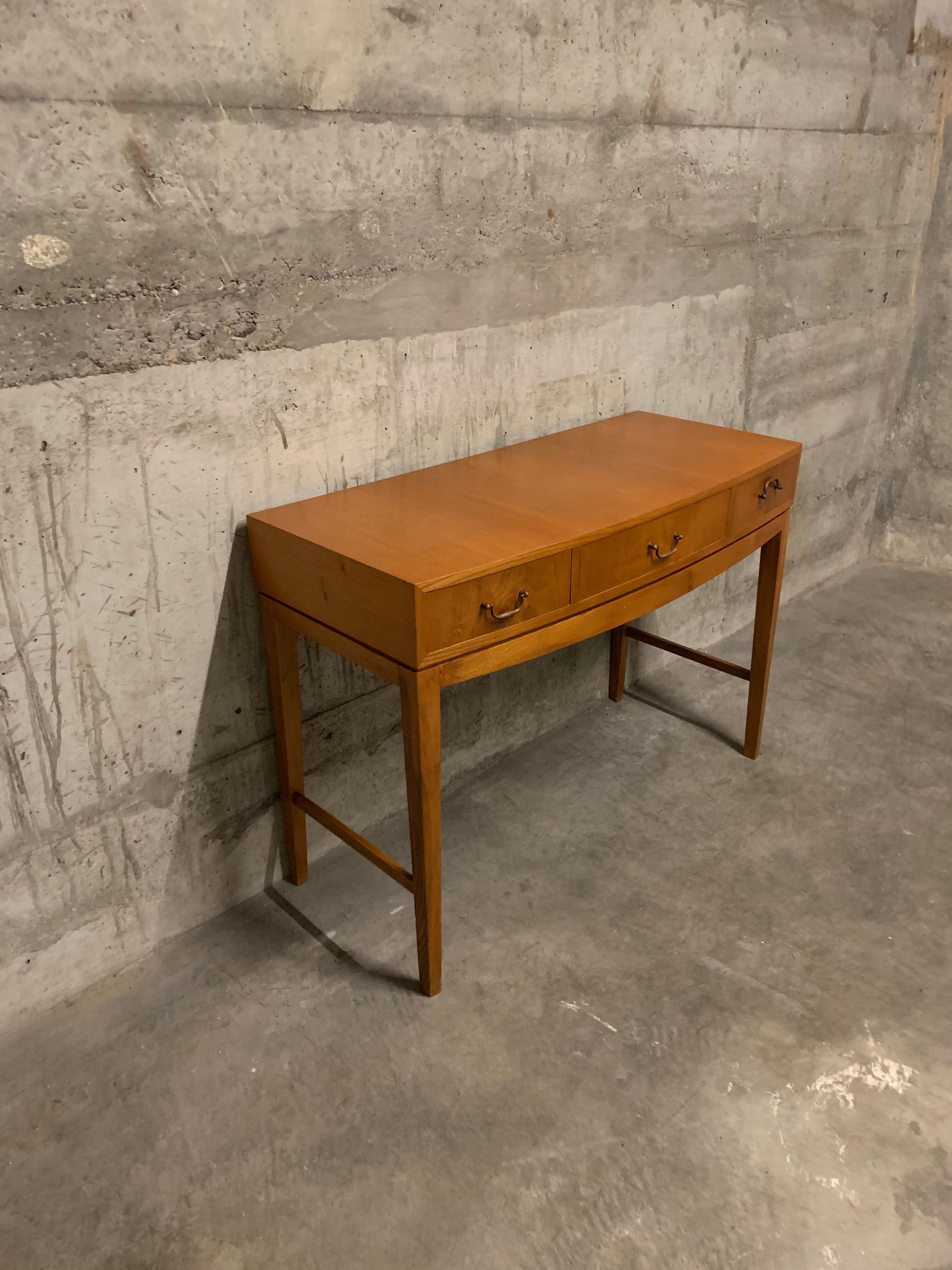 Midcentury console hallway furniture by Ole Wanscher 1940s