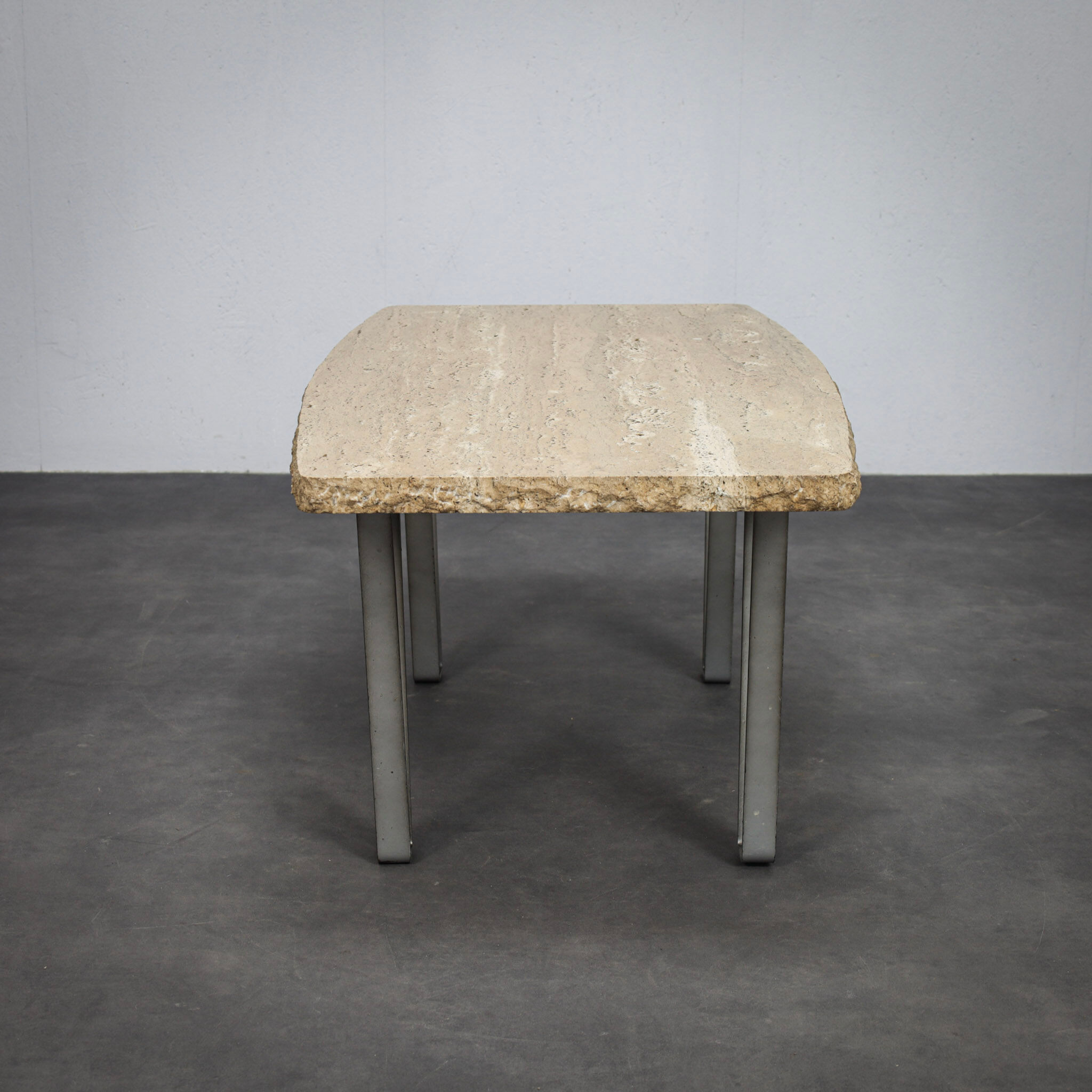 Table basse en travertin, Italie (années 1970)