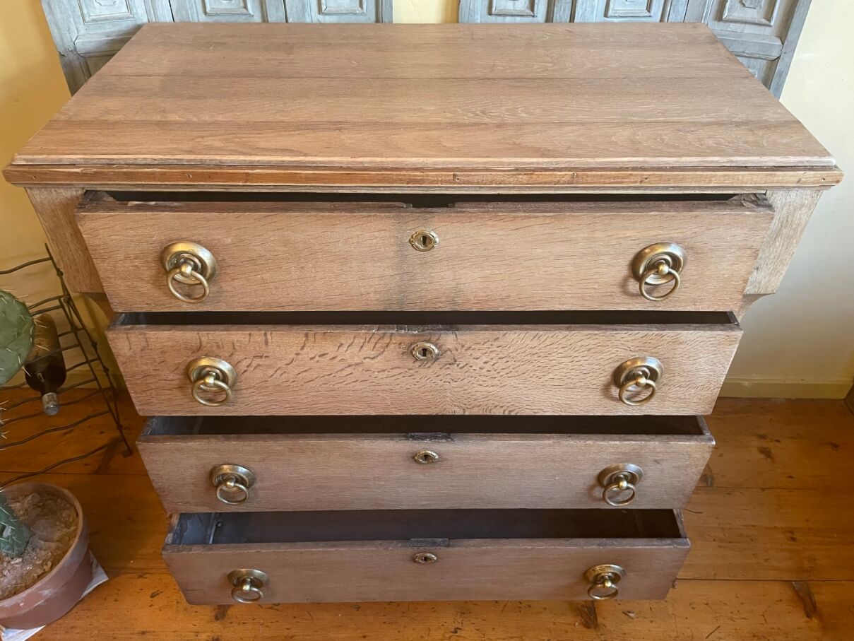 Dutch chest of drawers