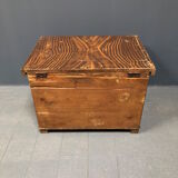 Popular art box with striped pattern