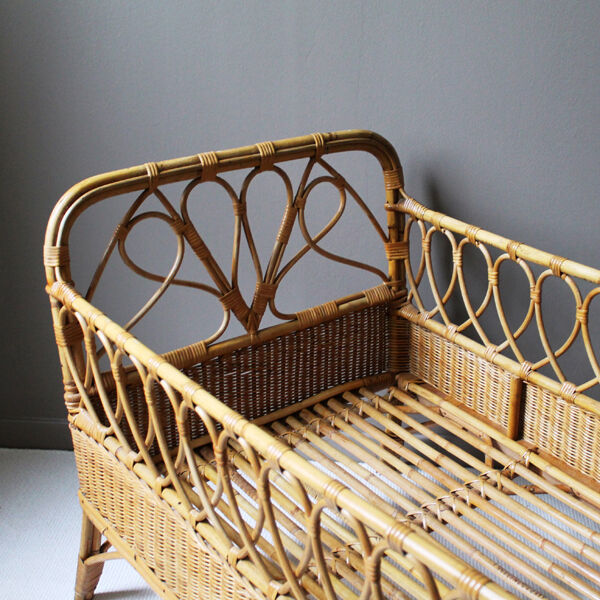 Baby rattan bed
