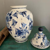 Vase couvert de Delft