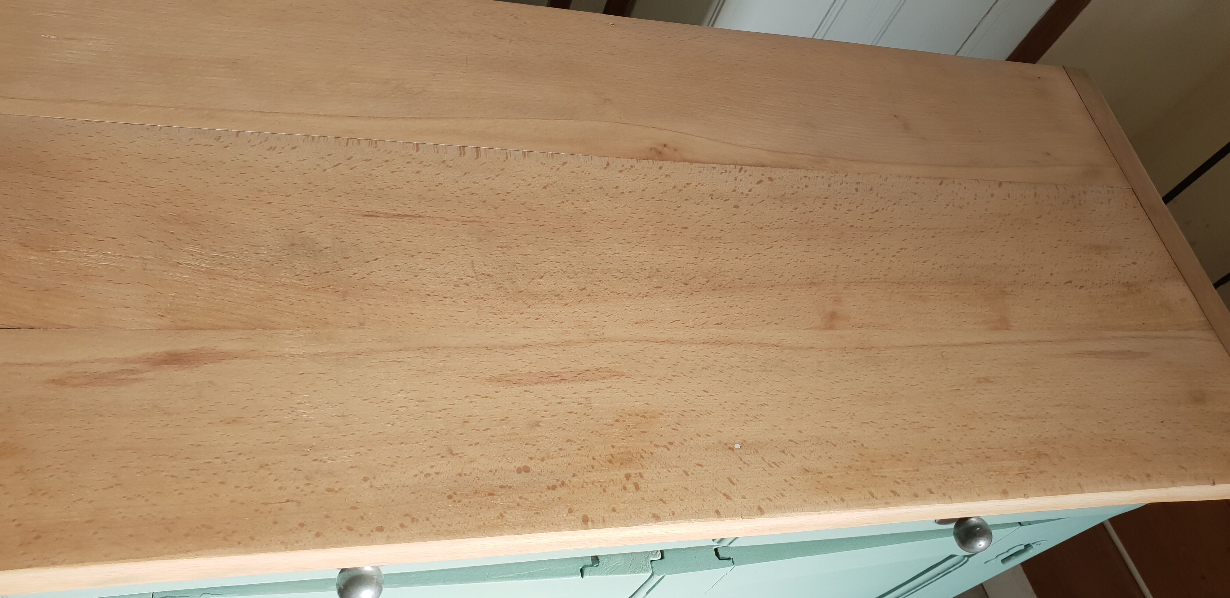 Parisian green buffet