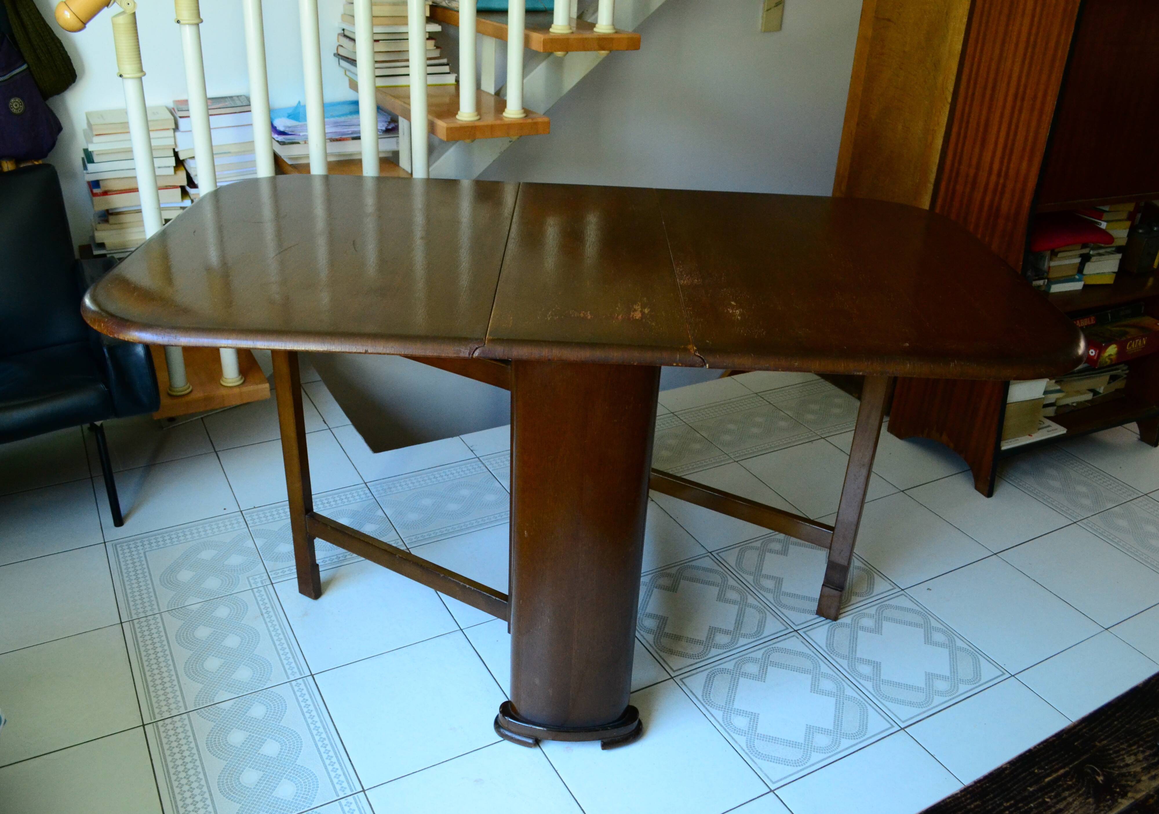 English mahogany folding gateleg table