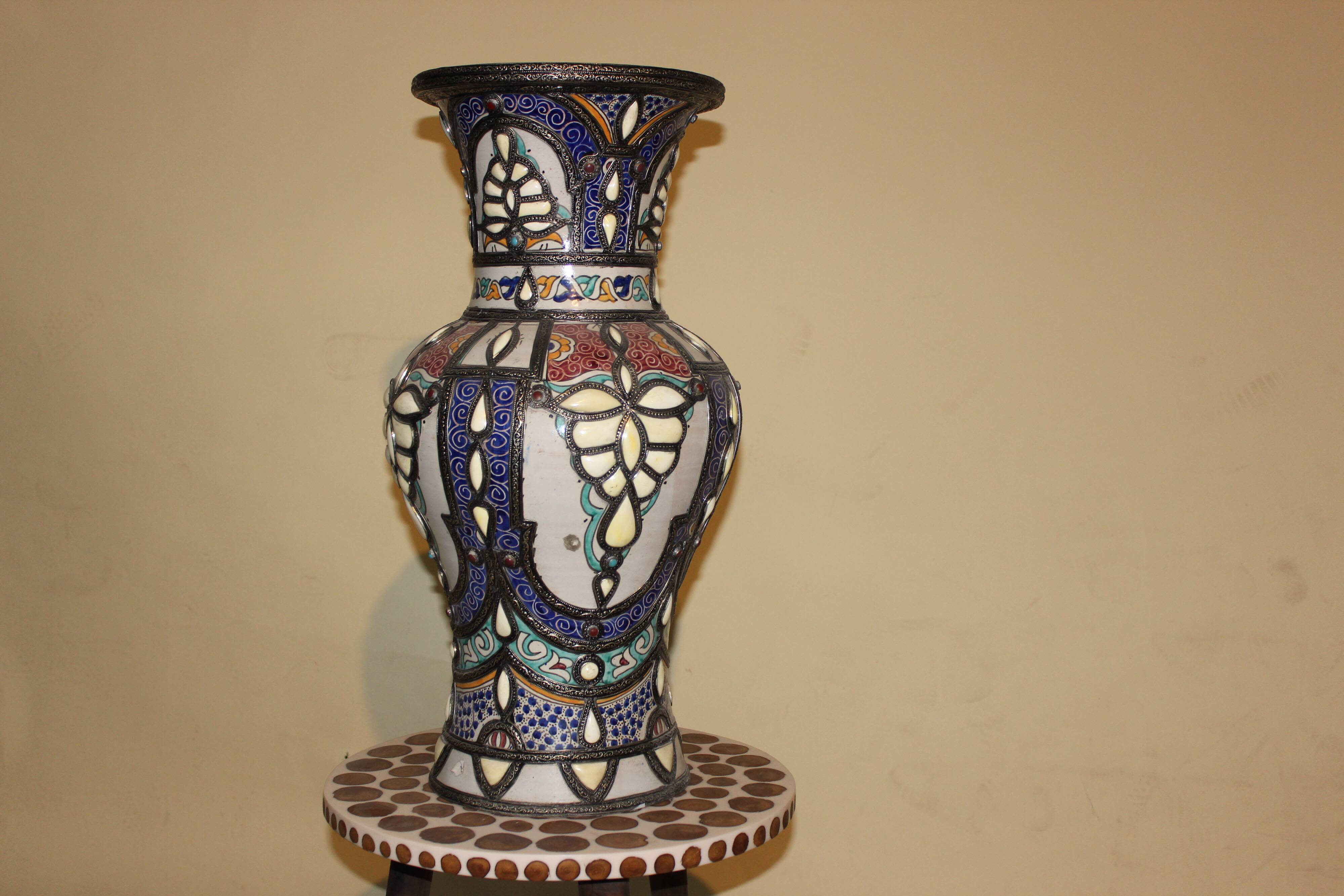 Ceramic vase