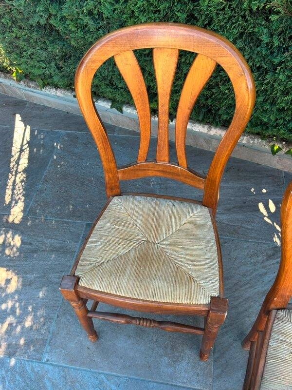 4 chaises en bois