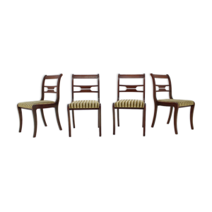 Ensemble de quatre chaises