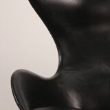 The Egg Chair – Arne Jacobsen, Denmark, 1960 – Black Leather by Fritz Hansen