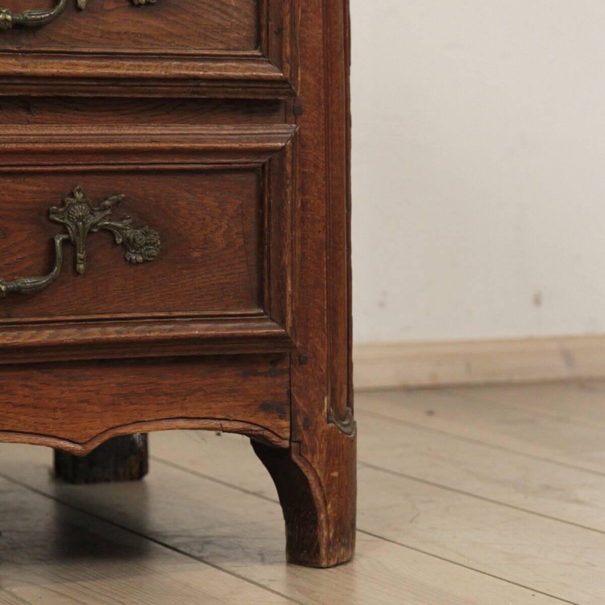 Antique French Chest of Drawers, 1800s