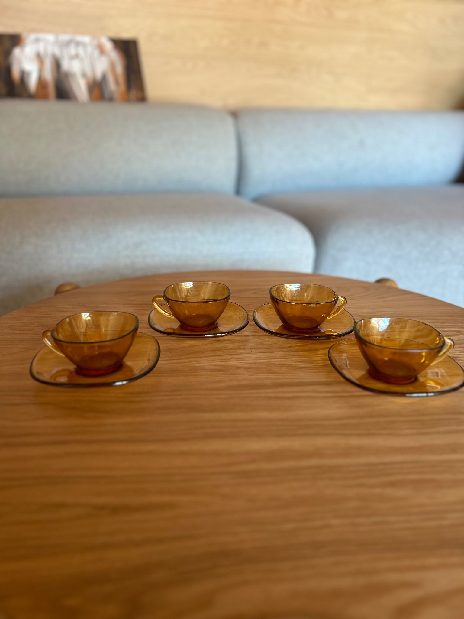 Service for 4 cups & saucers Vereco square with rounded corners amber glass 70s