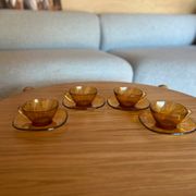 Service for 4 cups & saucers Vereco square with rounded corners amber glass 70s