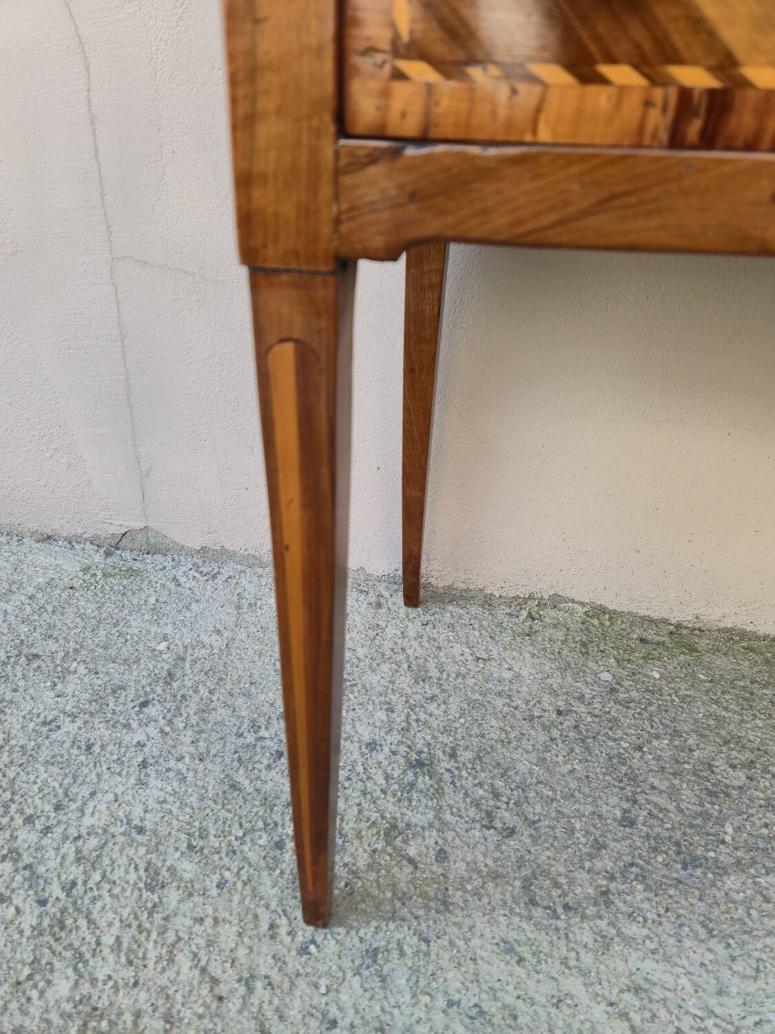 Commode Chiffonnier d'époque Louis XVI en marqueterie