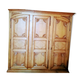 Wood cabinet