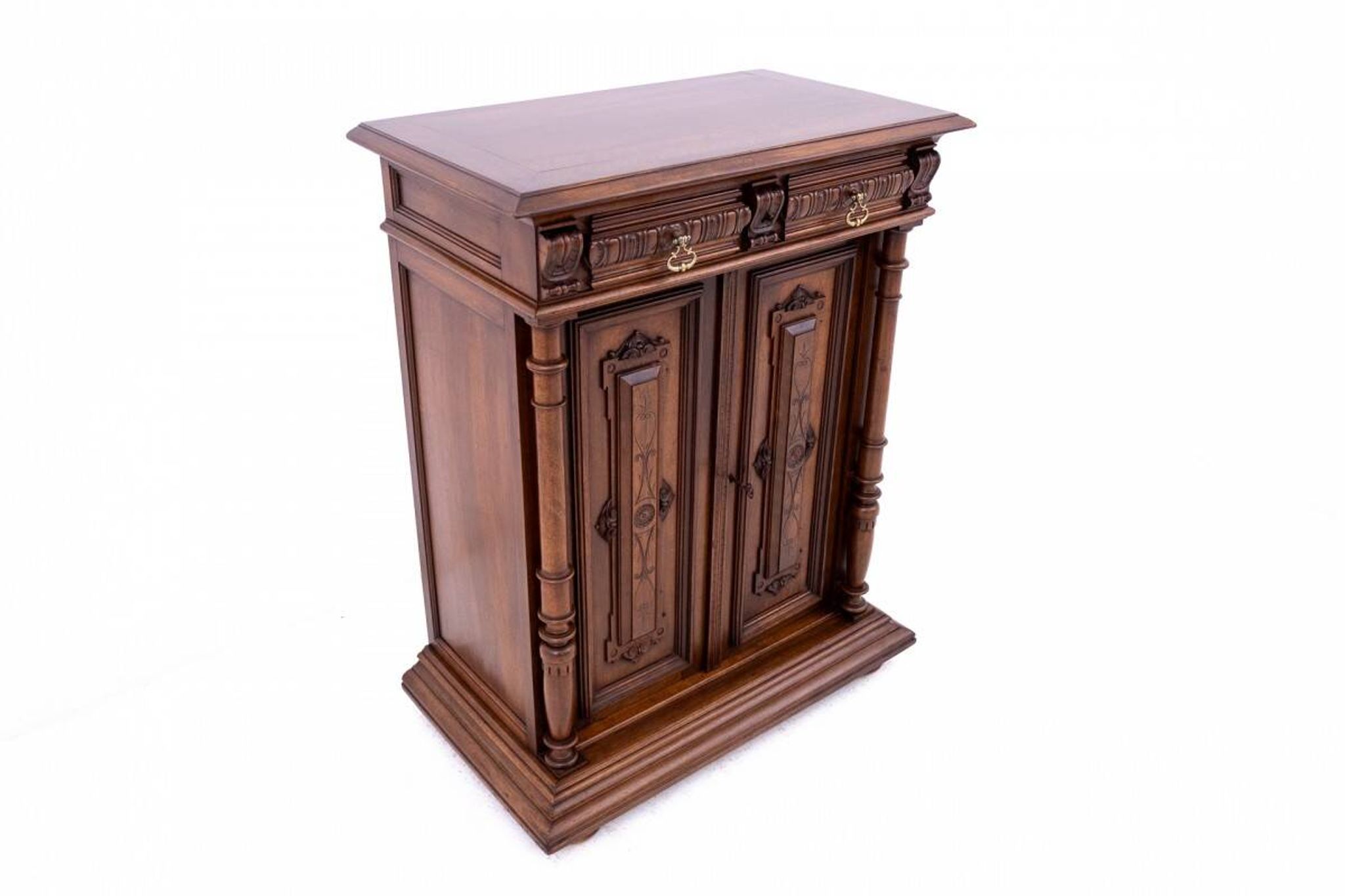 Commode éclectique, France, vers 1890. Après rénovation.