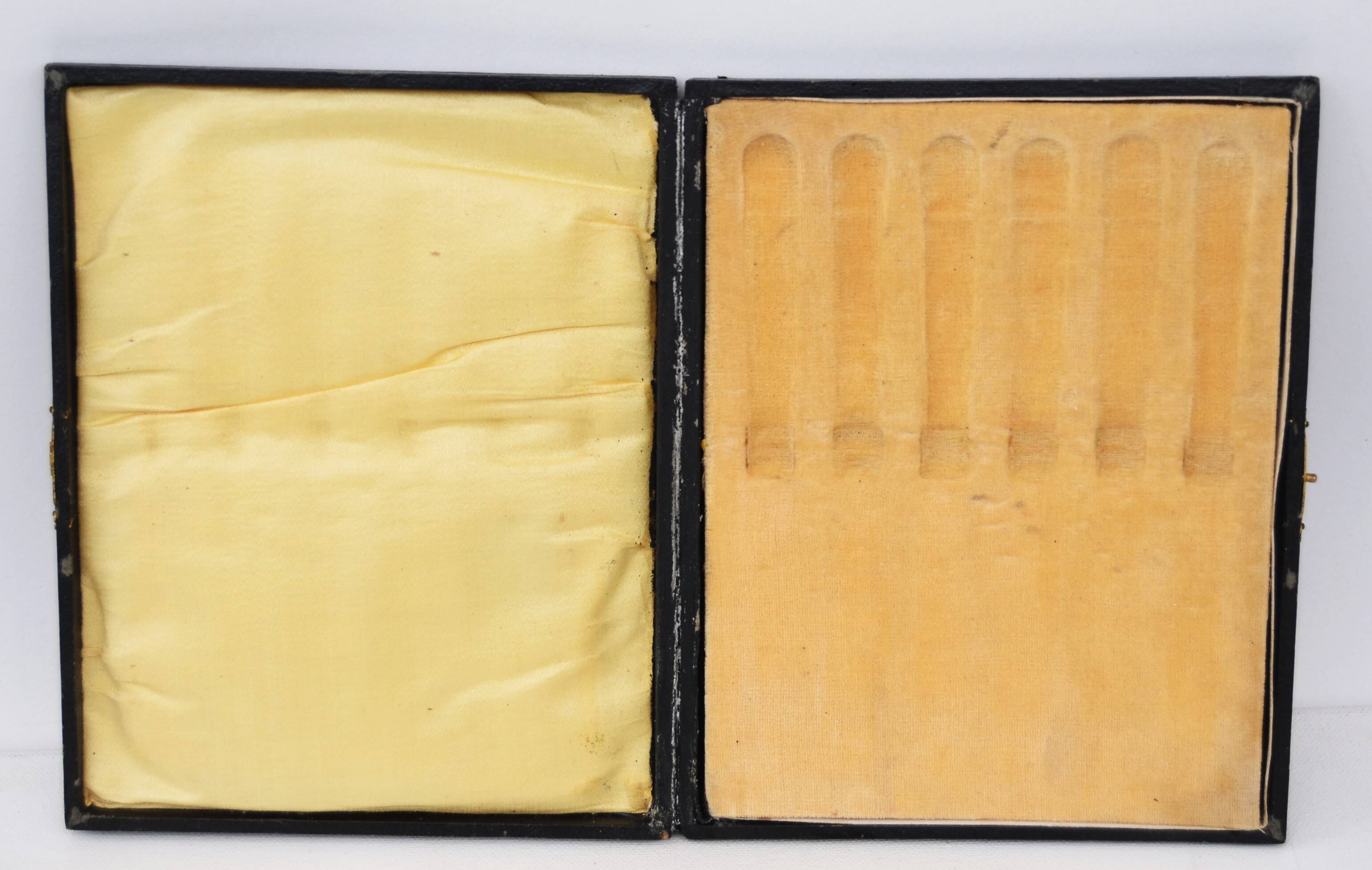 Art Deco Silver Plated Cased Butter or Breakfast Knifes