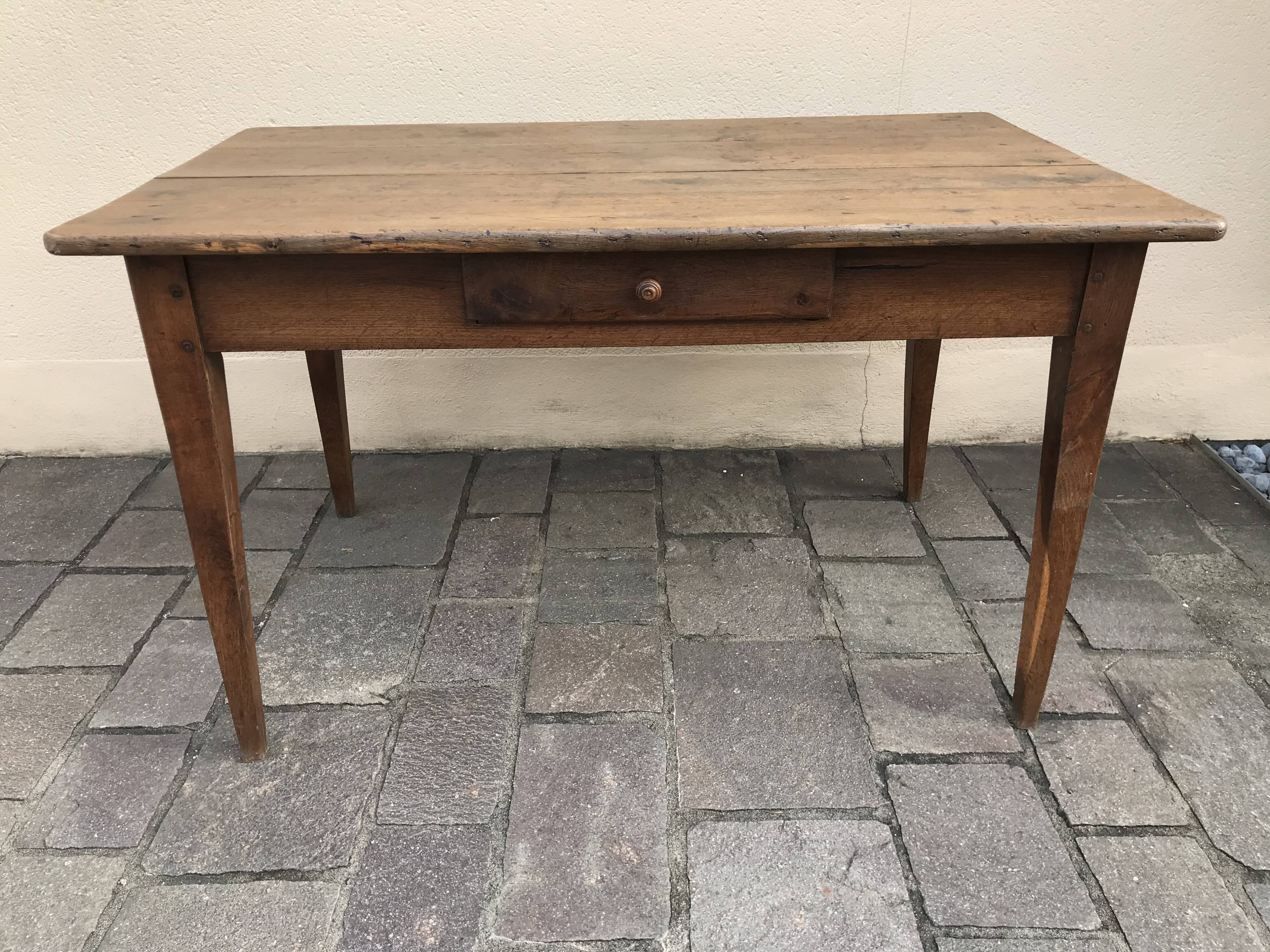 Farm table