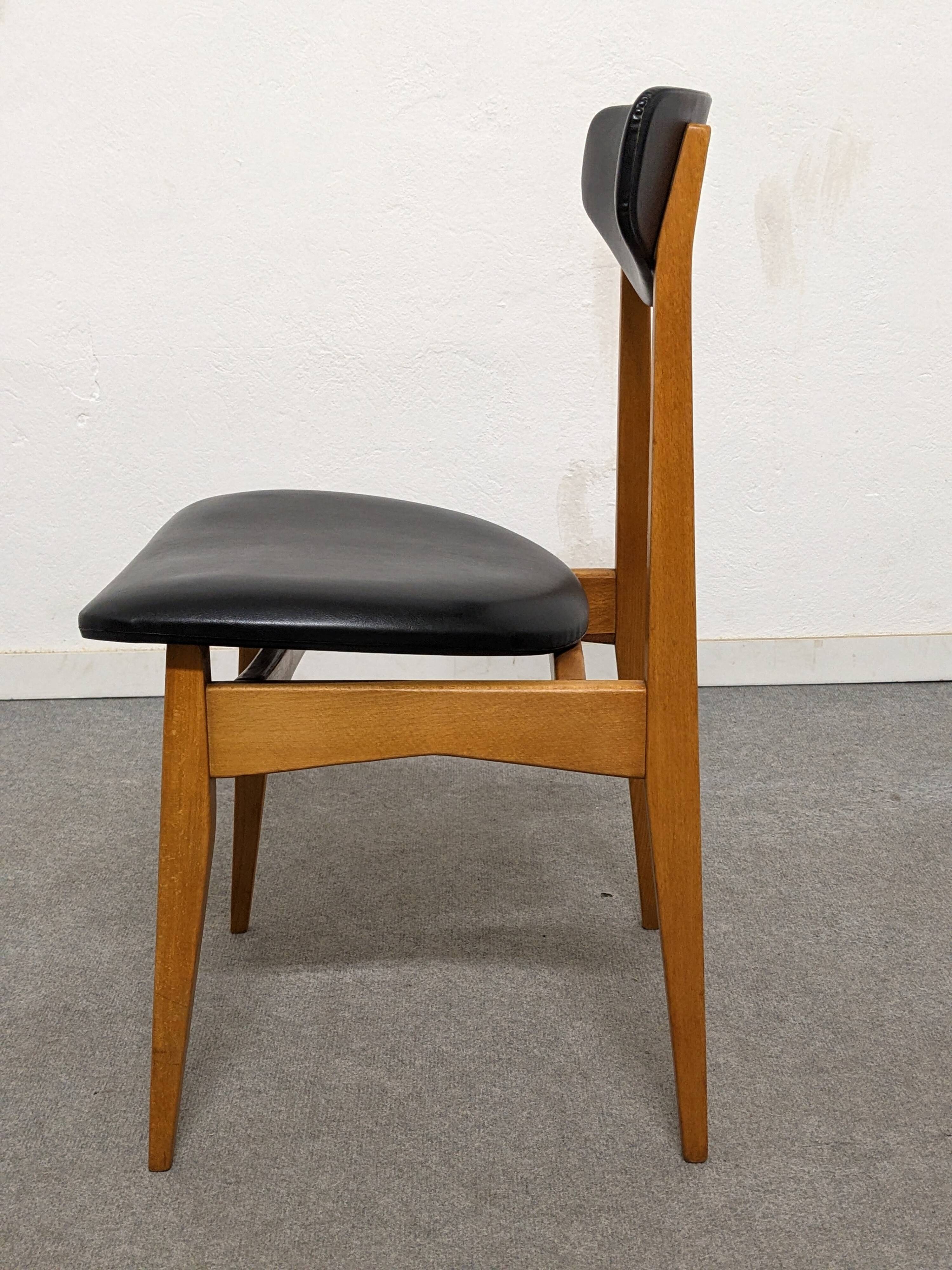 Series of 4 vintage chairs from the 50s/60s