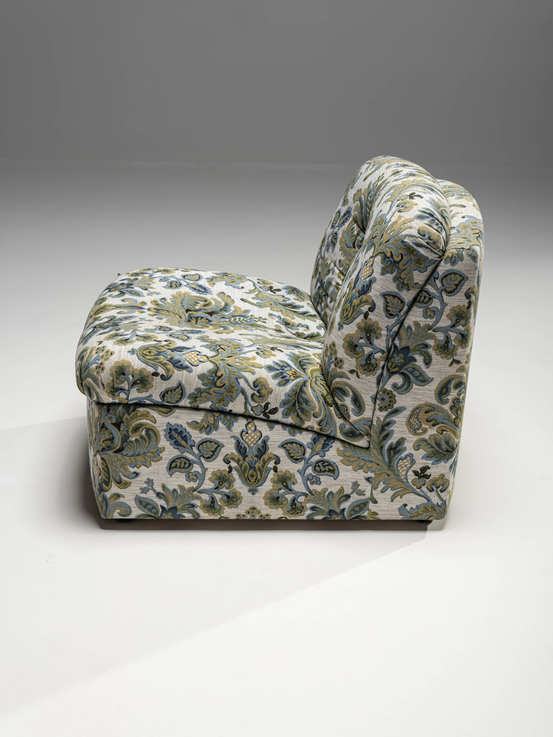 Fauteuil fleuri du milieu du siècle, Italie, années 1960