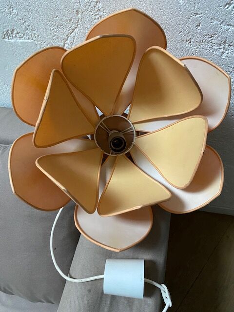 Vintage lotus petal suspension