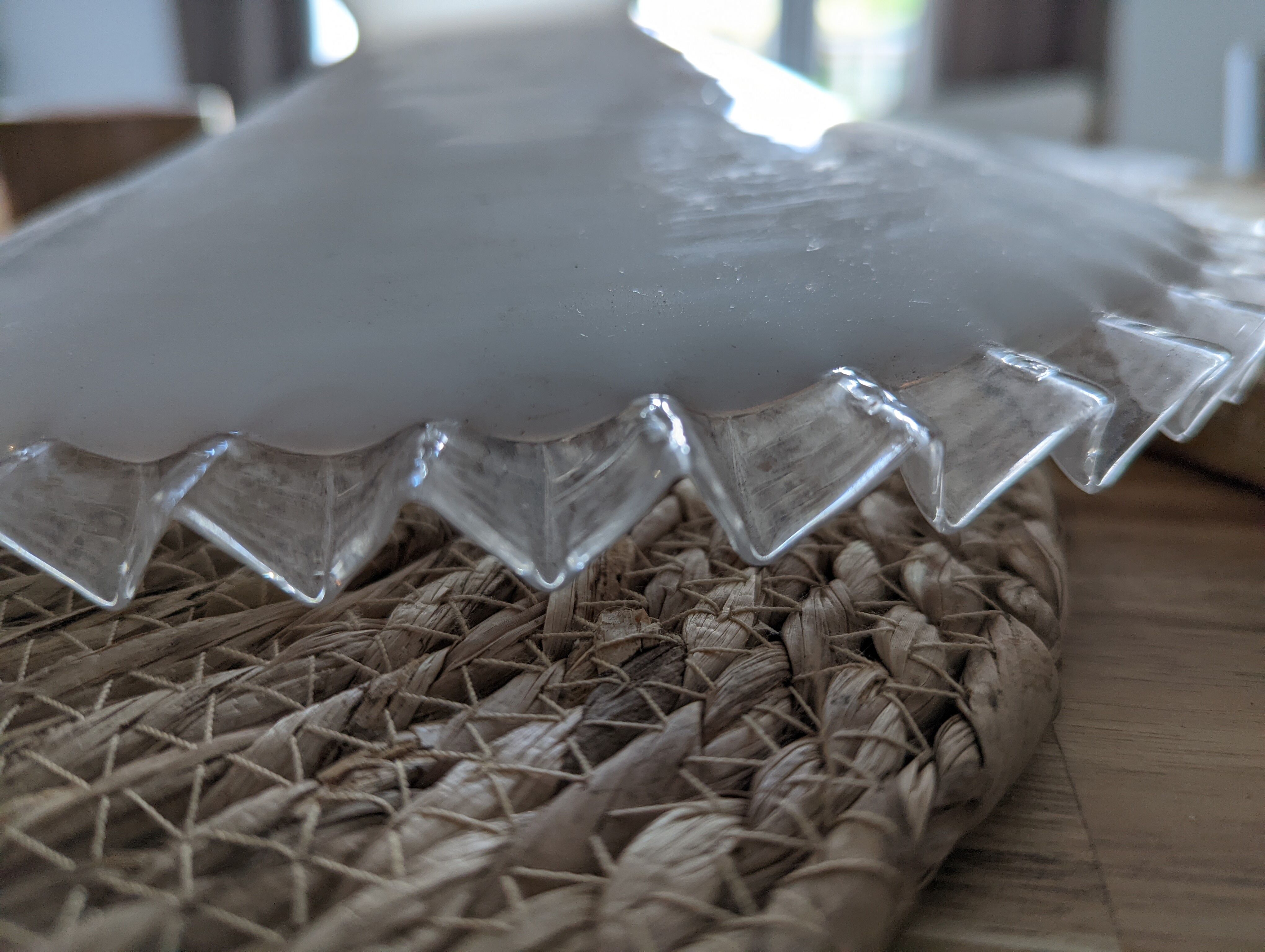 White opaline suspension