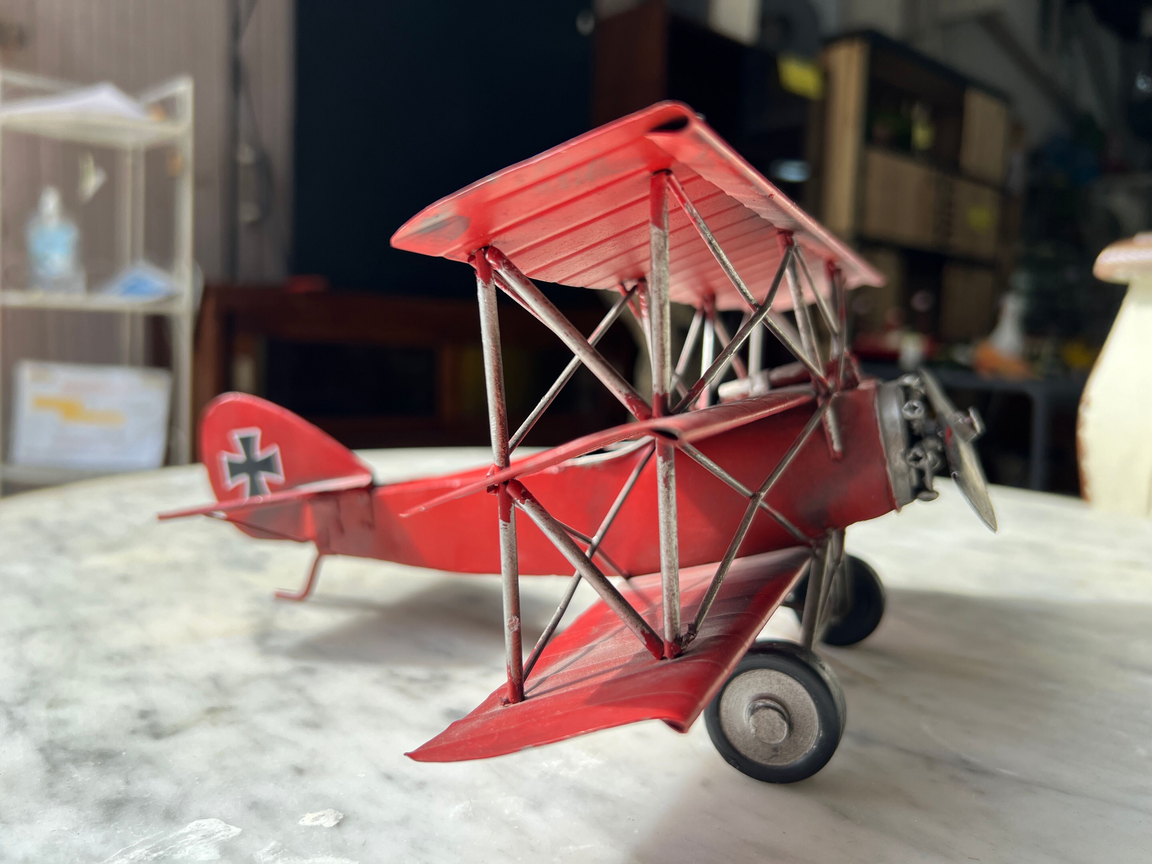 Three-level metal aircraft