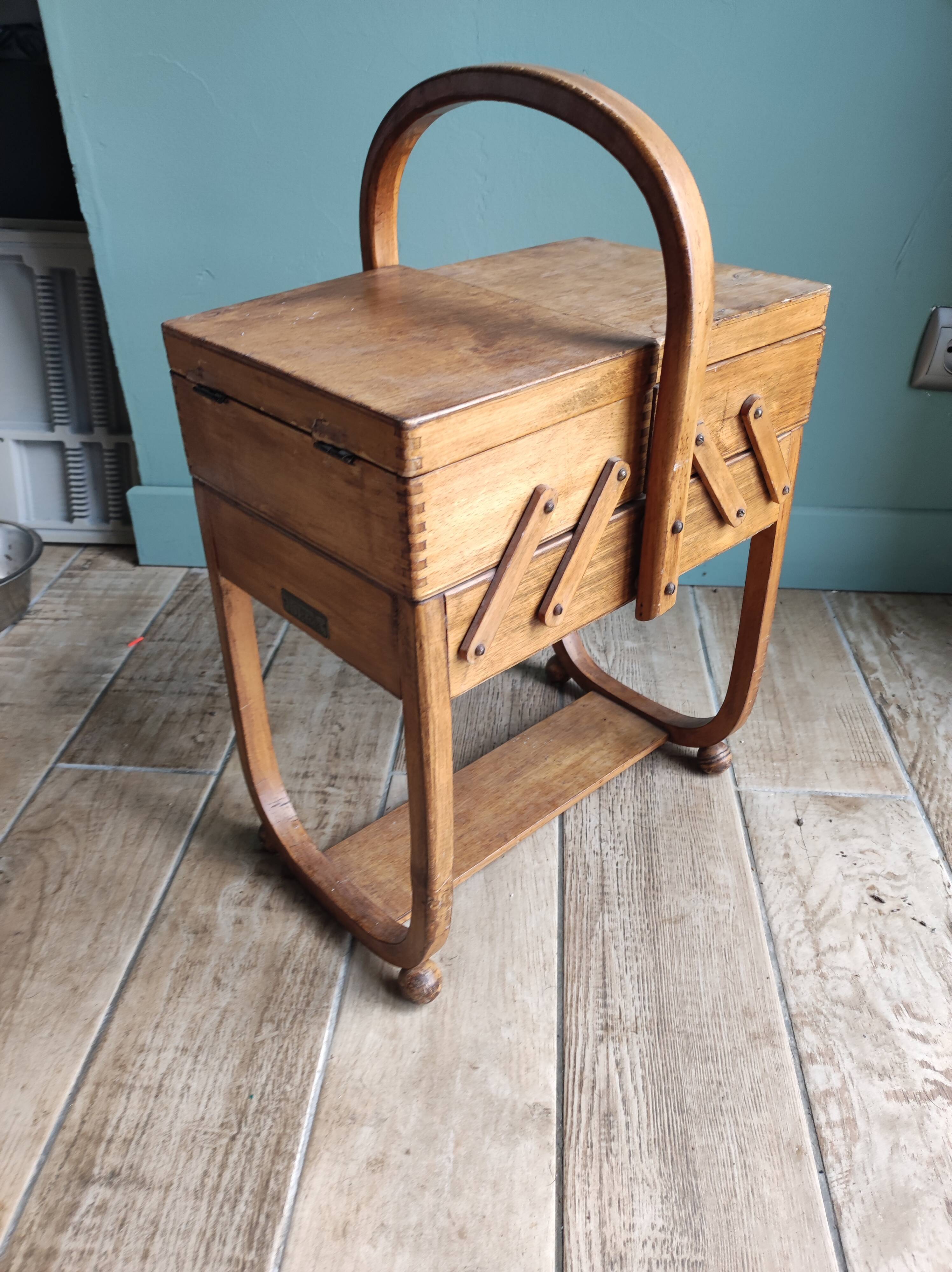 Sewing box worker wood Torck vintage art deco style