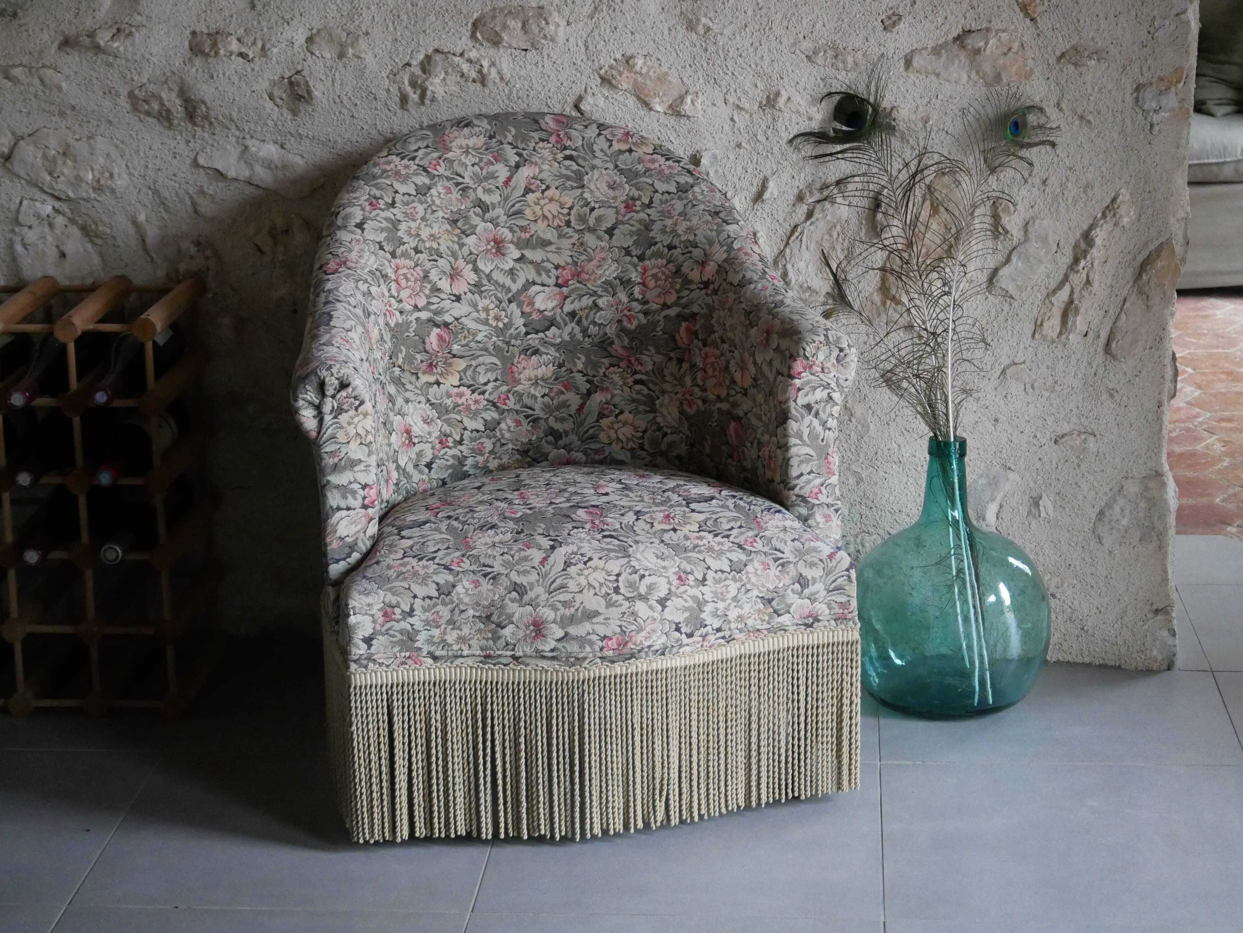 Toad armchair
