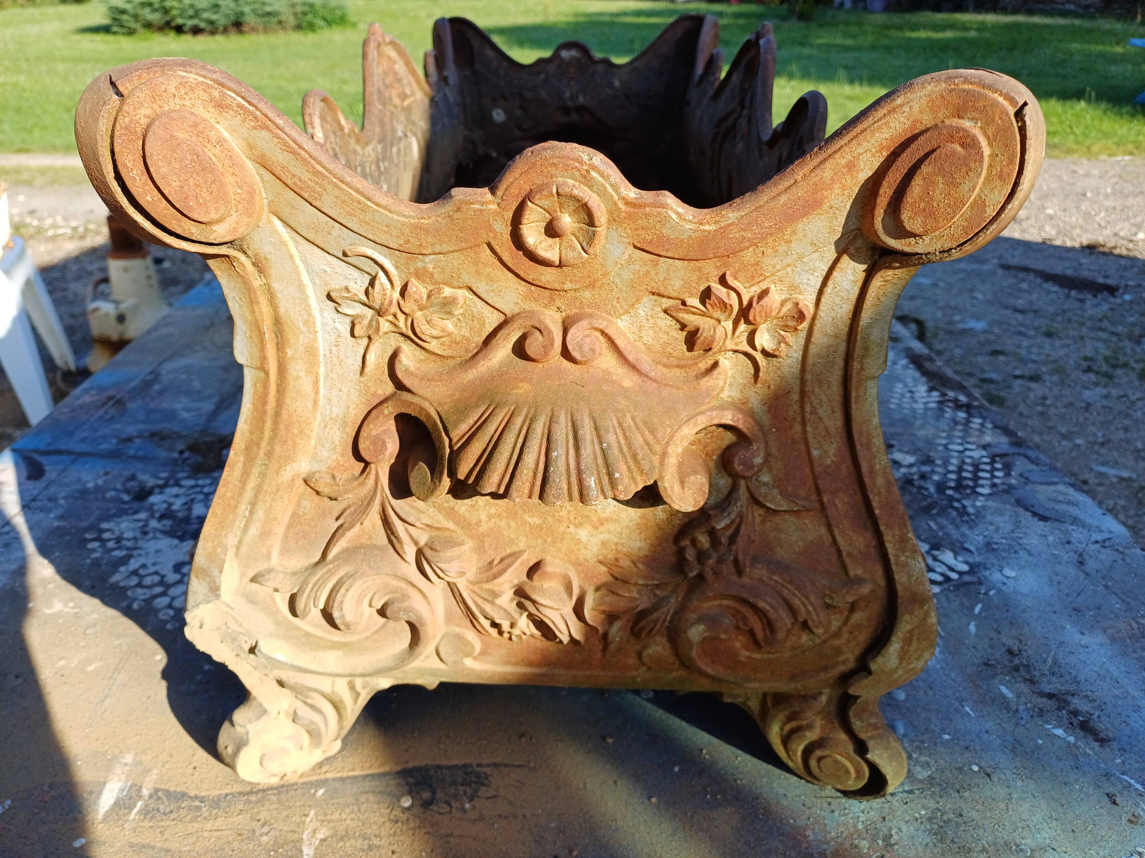 Large 1900 Cast Iron Planter in Rocaille Style: Charleville - Mézières