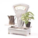 Vintage brocante scale