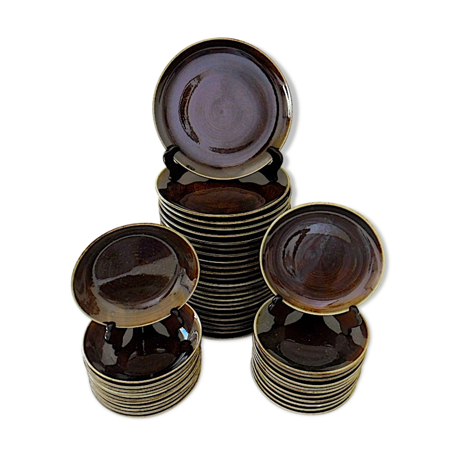 Suite of 48 plates in Berry sandstone