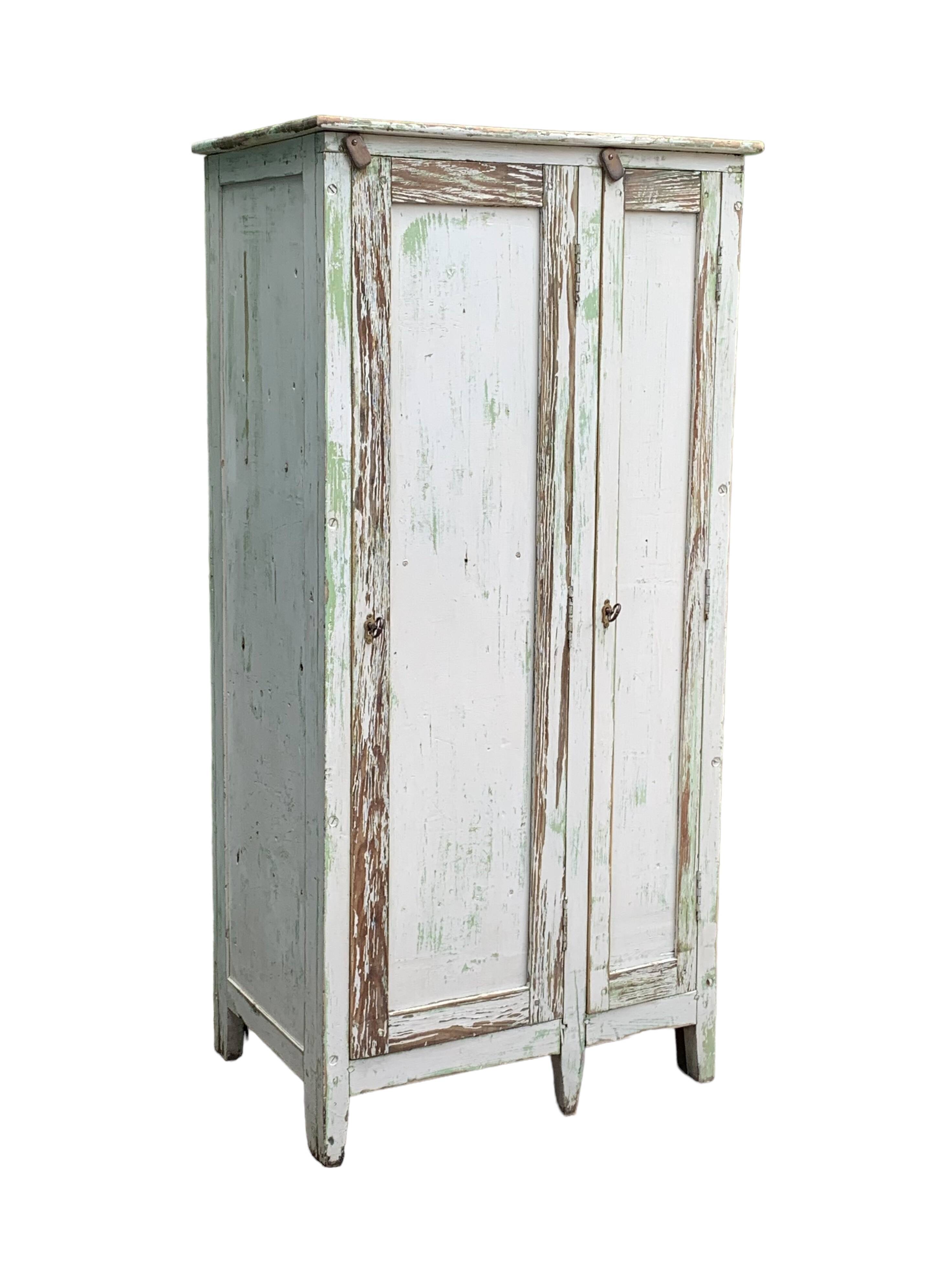 Parisian workshop cabinet 1940