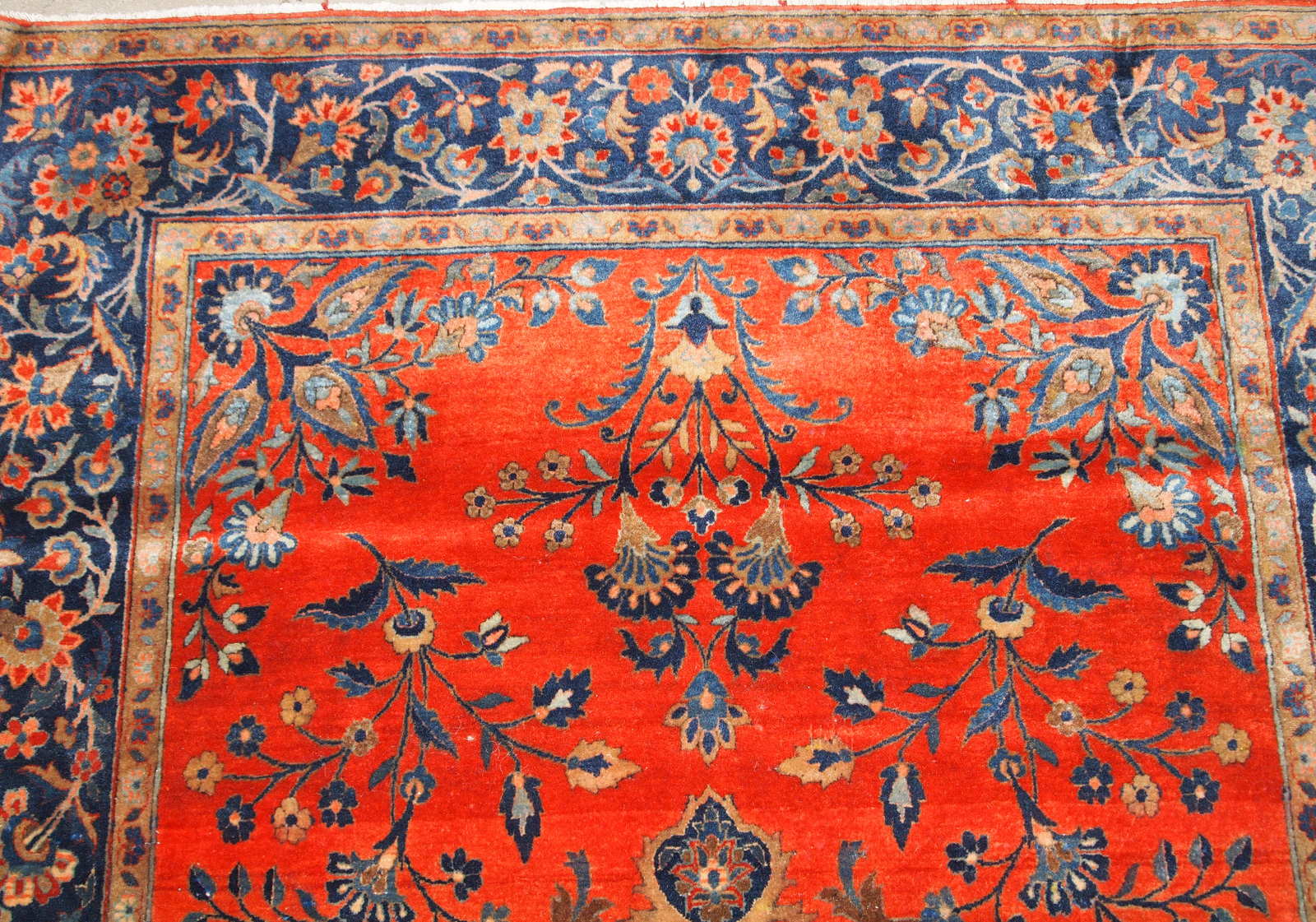 Handmade antique Persian Sarouk rug 4' x 6.4' (122cm x 195cm) 1920s - 1B785