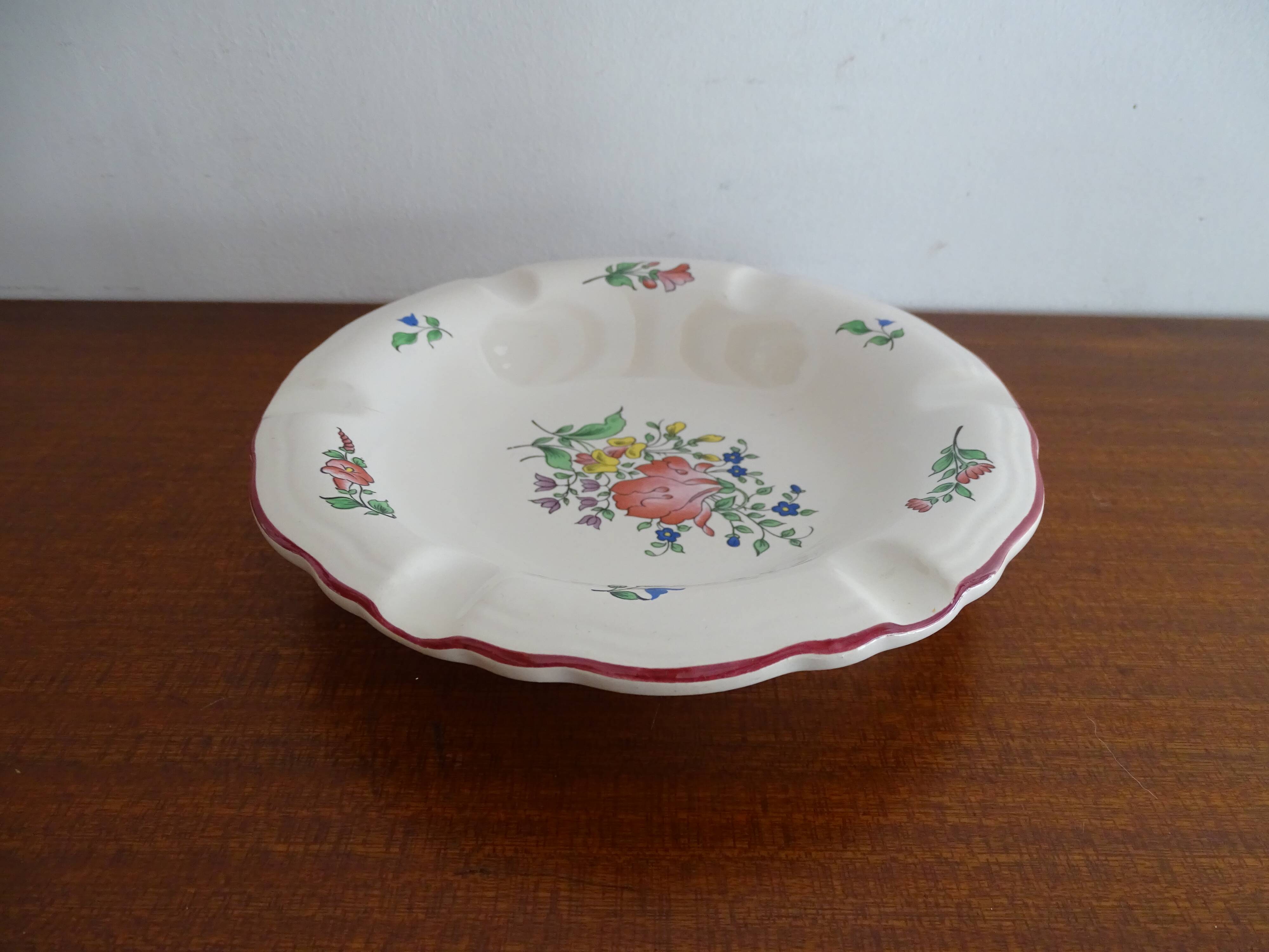 KG Lunéville earthenware ashtray with flower motifs Ø 18.5 cm