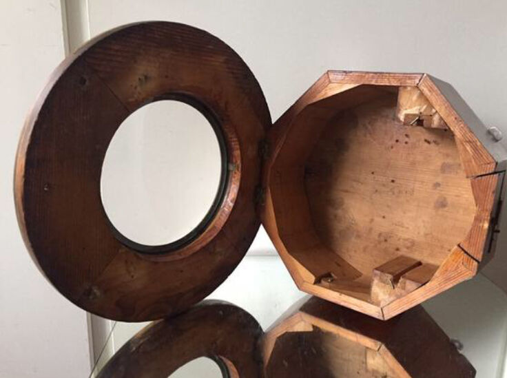 Antique mahogany wall bracket with glass lid