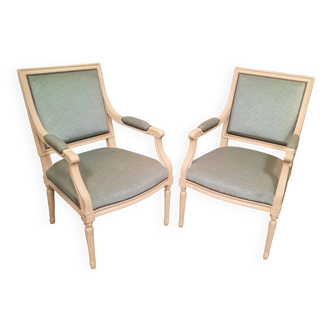 Paire de large fauteuil de style Louis XVI