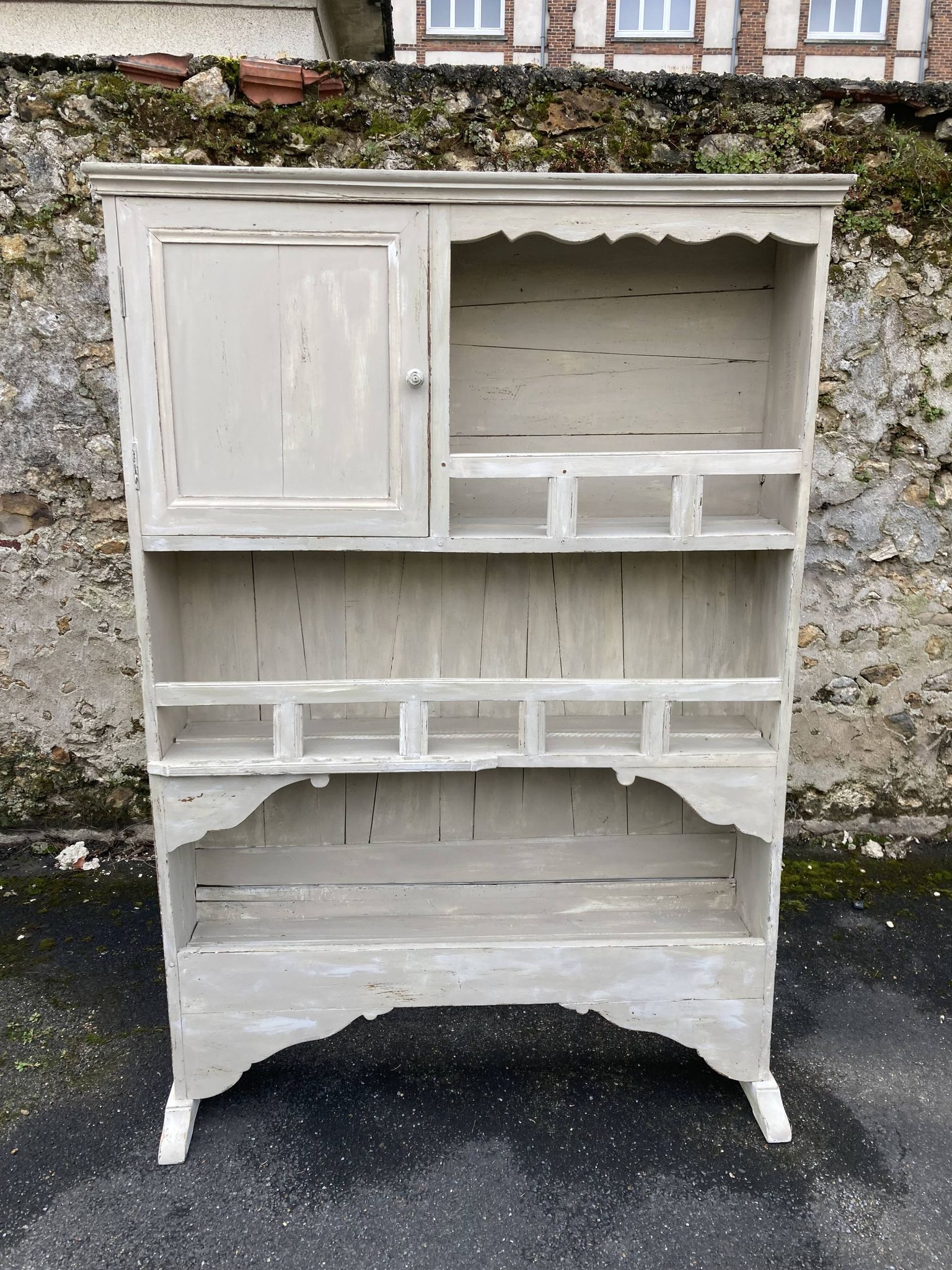 Painted Savoyard dresser.