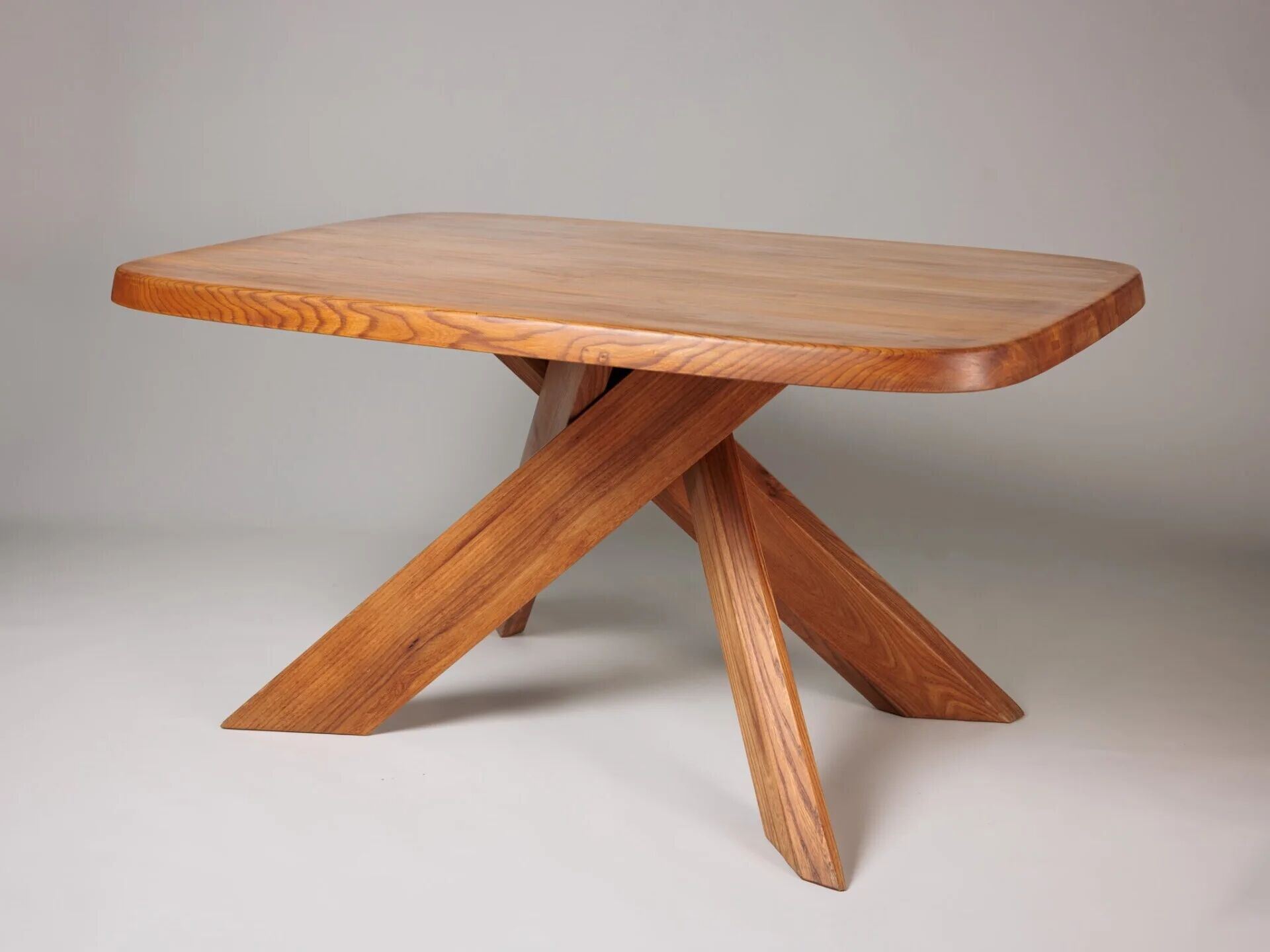 Table à manger T35b par Pierre Chapo