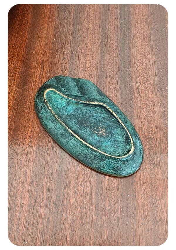 Cendrier elliptique autrichien Hagenauer des années 1950 attribué à Franz Hagenauer