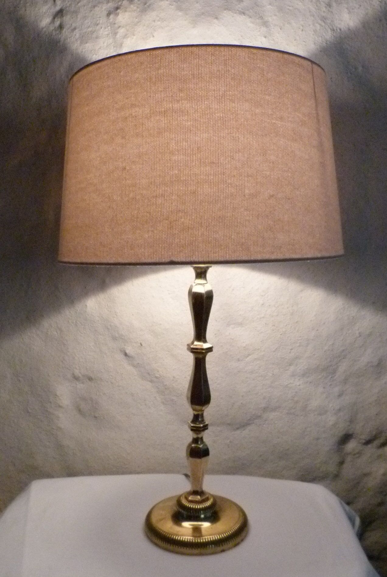 Table lamp