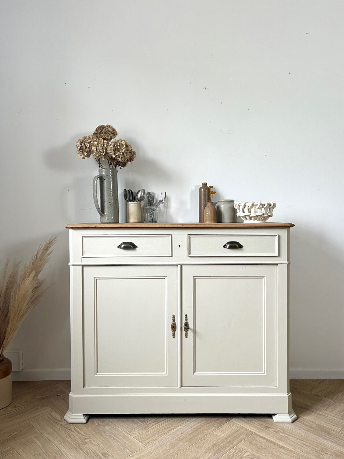 Buffet grège en chêne