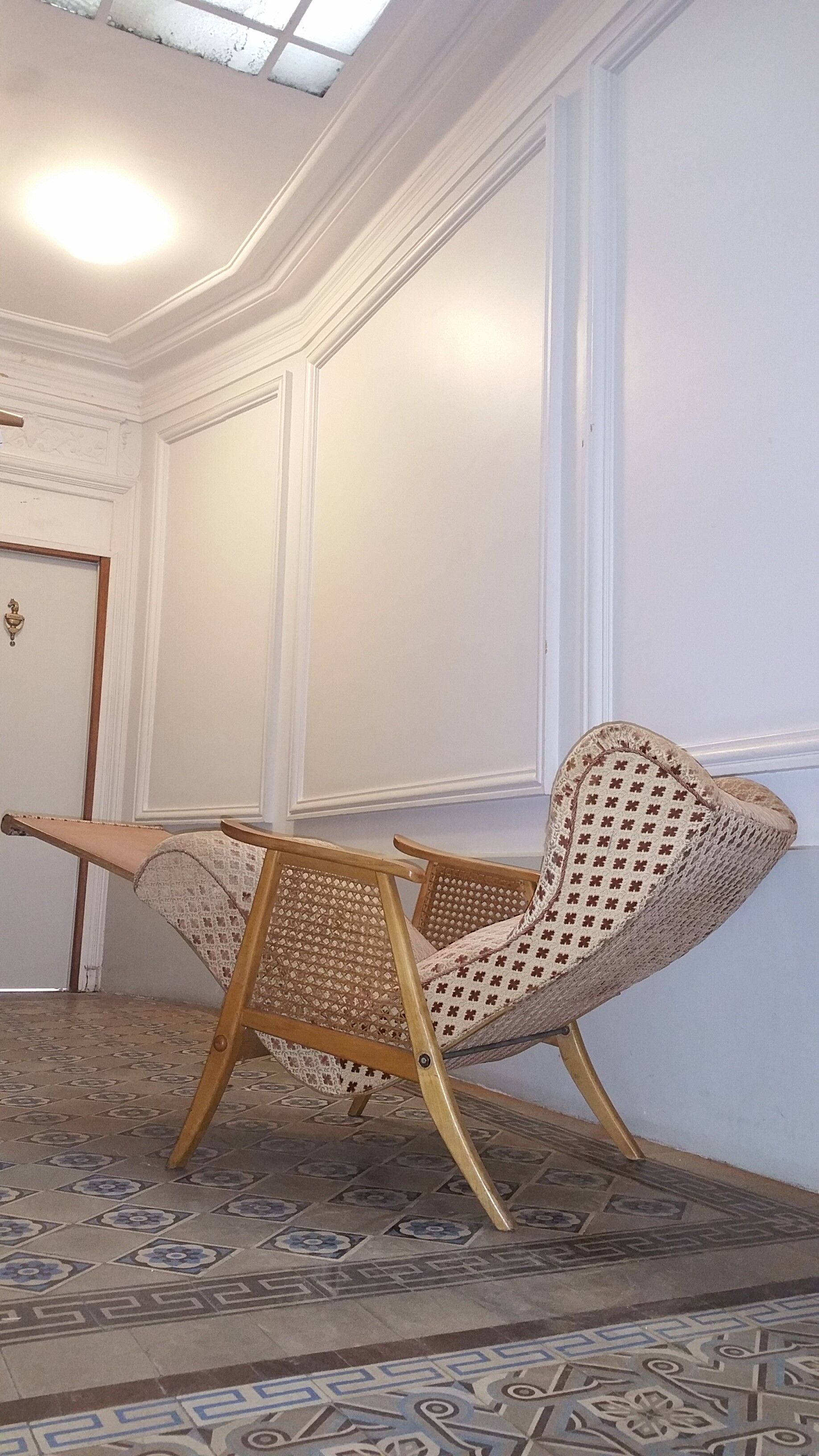 Chair wing chair has ears and has system relaxation 50/60s