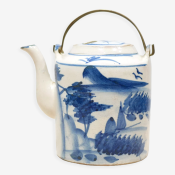 Ancient Chinese porcelain teapot